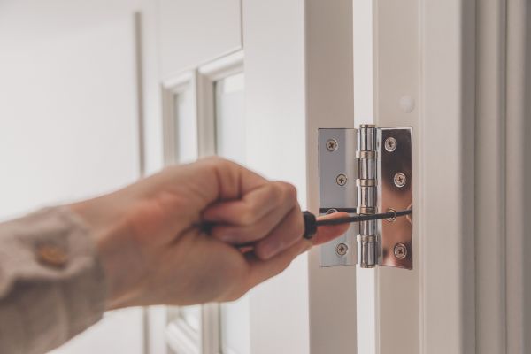 Cost of Hinge Repair in Palatine