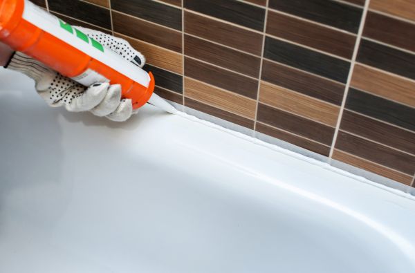 Cost of Bathtub Sealing in Palatine